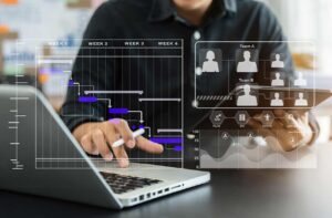 empresario mano trabajando con innovación virtual operaciones gestión que involucran proceso comercial tableta computadora panel